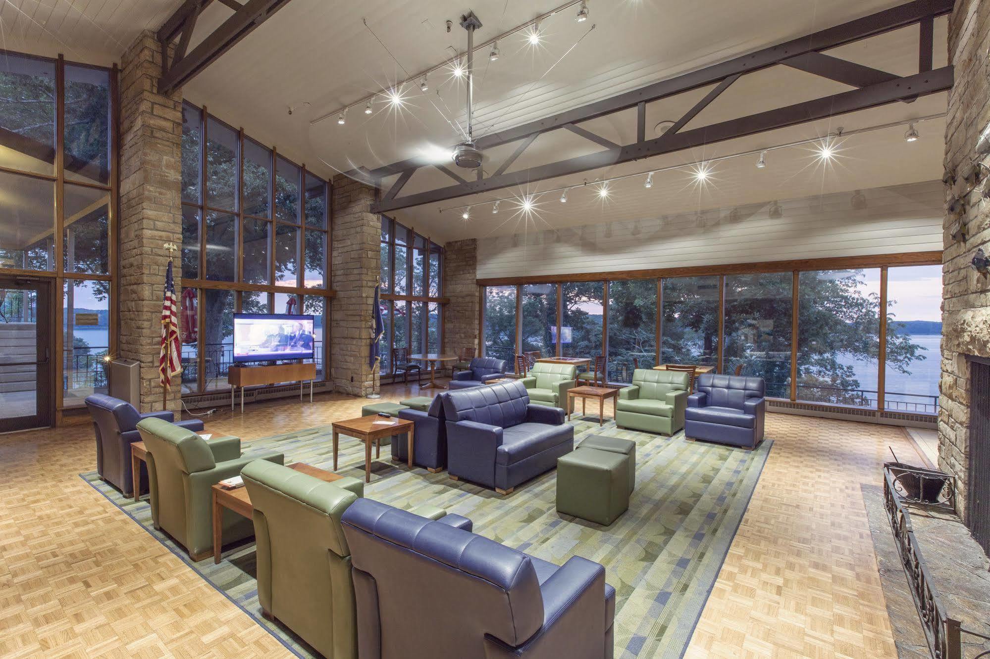Lake Cumberland State Resort Park Jamestown Exterior photo